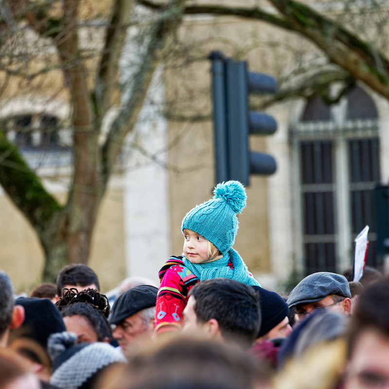 un enfant au dessus de la foule, Je suis Charlie 2015